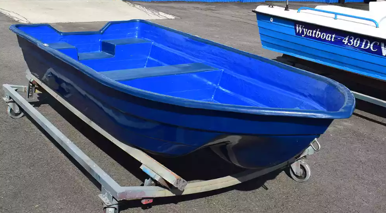 Стеклопластиковая лодка Neman-340 (тримаран) в Бийске