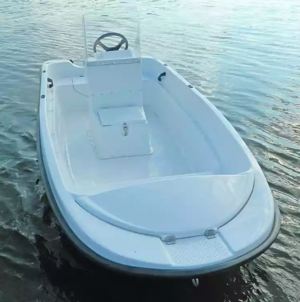 Стеклопластиковая лодка Пингвин с консолью (тримаран) в Бийске