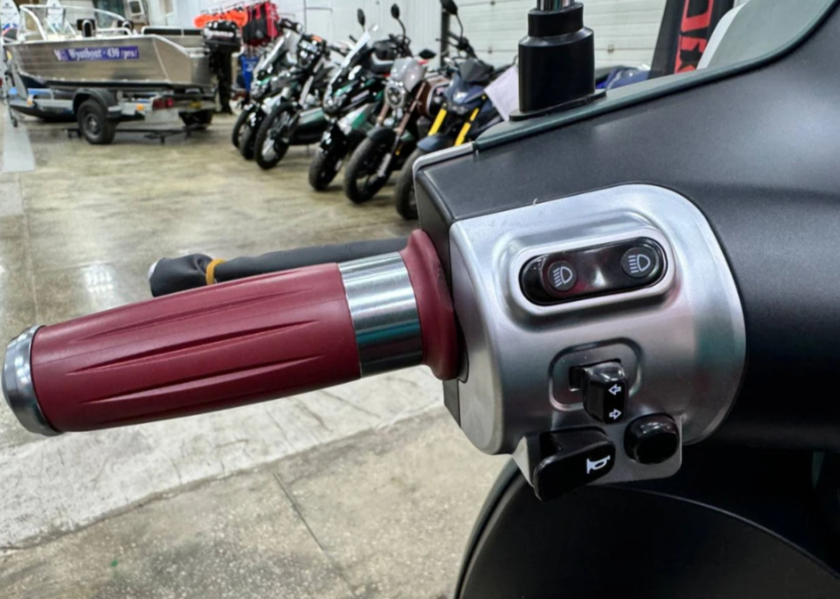 Скутер PROMAX Miami 240 (49) в Бийске