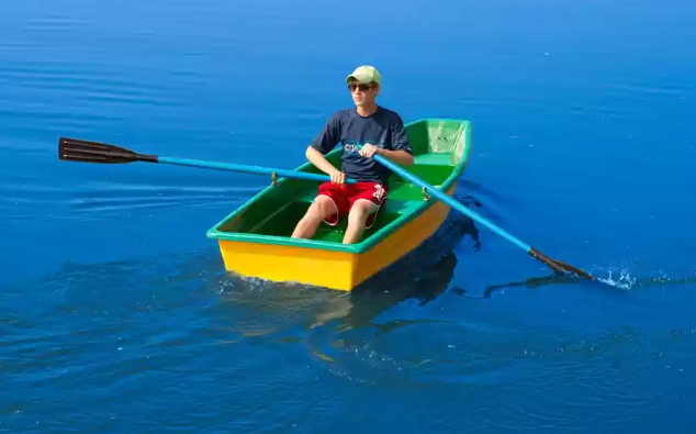 Стеклопластиковая лодка Малютка в Бийске