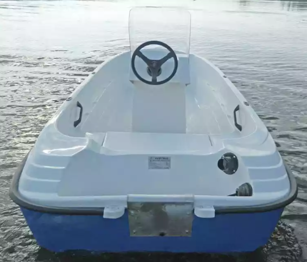 Стеклопластиковая лодка Пингвин с консолью (тримаран) в Бийске
