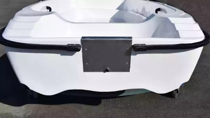 Стеклопластиковая лодка Пингвин (тримаран) в Бийске