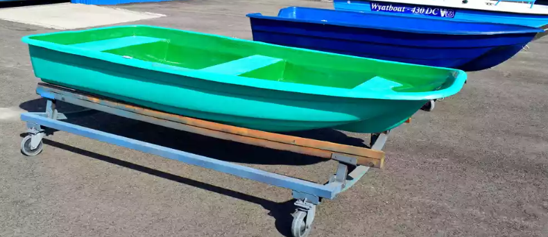 Стеклопластиковая лодка Старт (тримаран) в Бийске