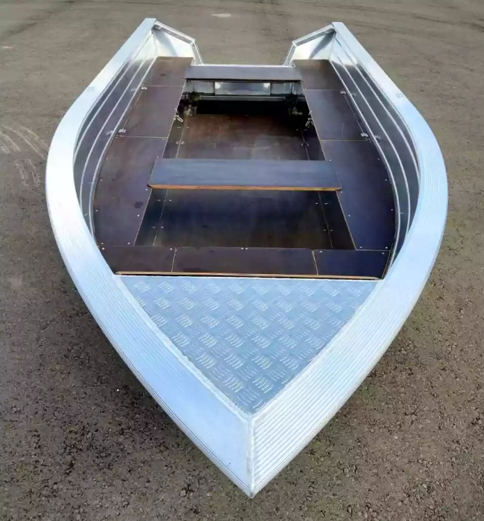 Алюминиевая лодка Неман-400 в Бийске