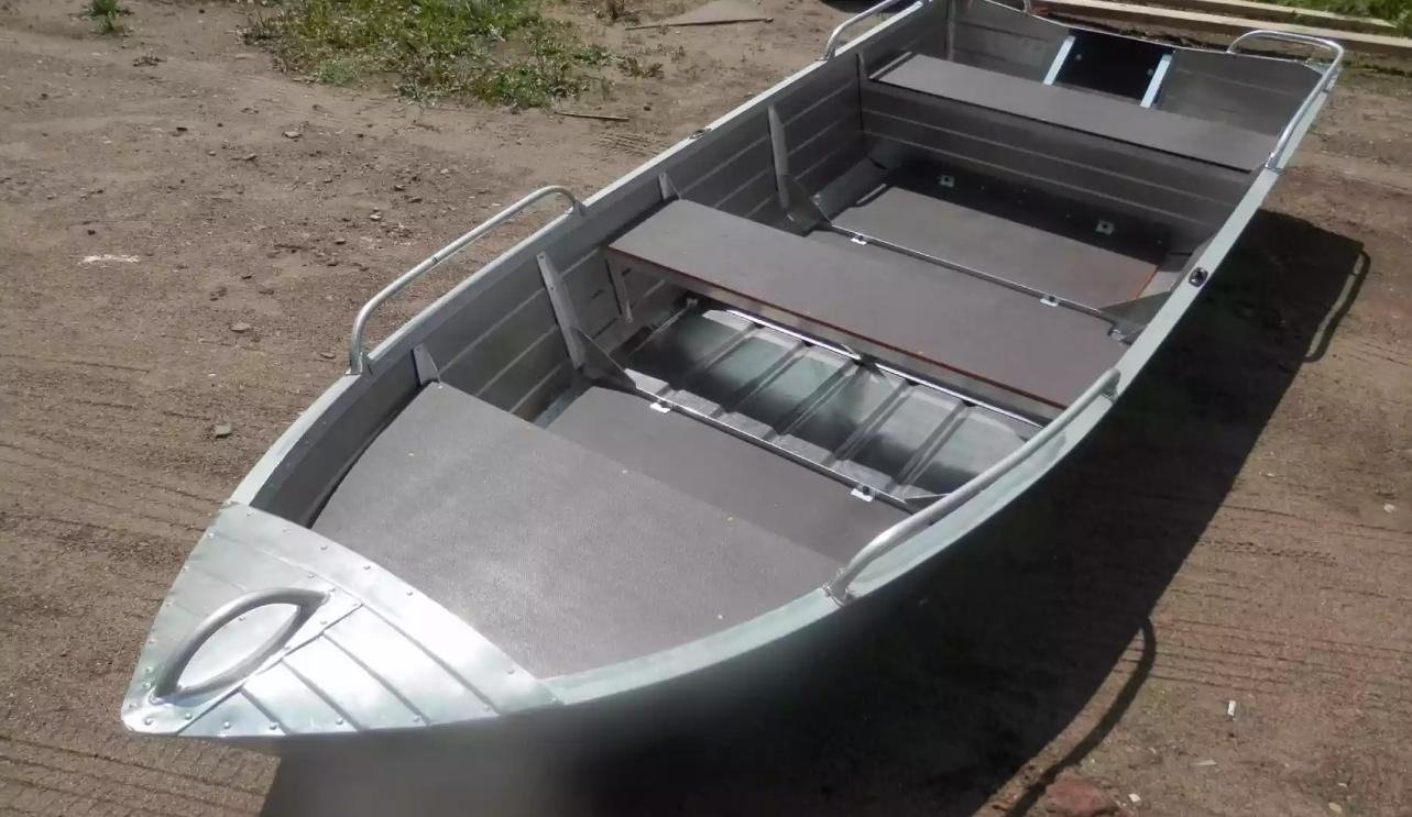 Алюминиевая лодка Вятка-Профи 32 в Бийске