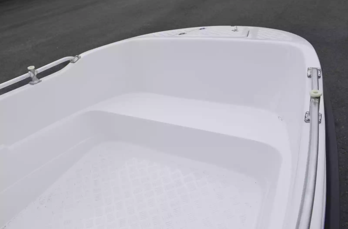 Стеклопластиковая лодка Пингвин New (тримаран) в Бийске