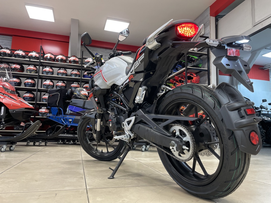 Мопед PROMAX CB150R (49) в Бийске