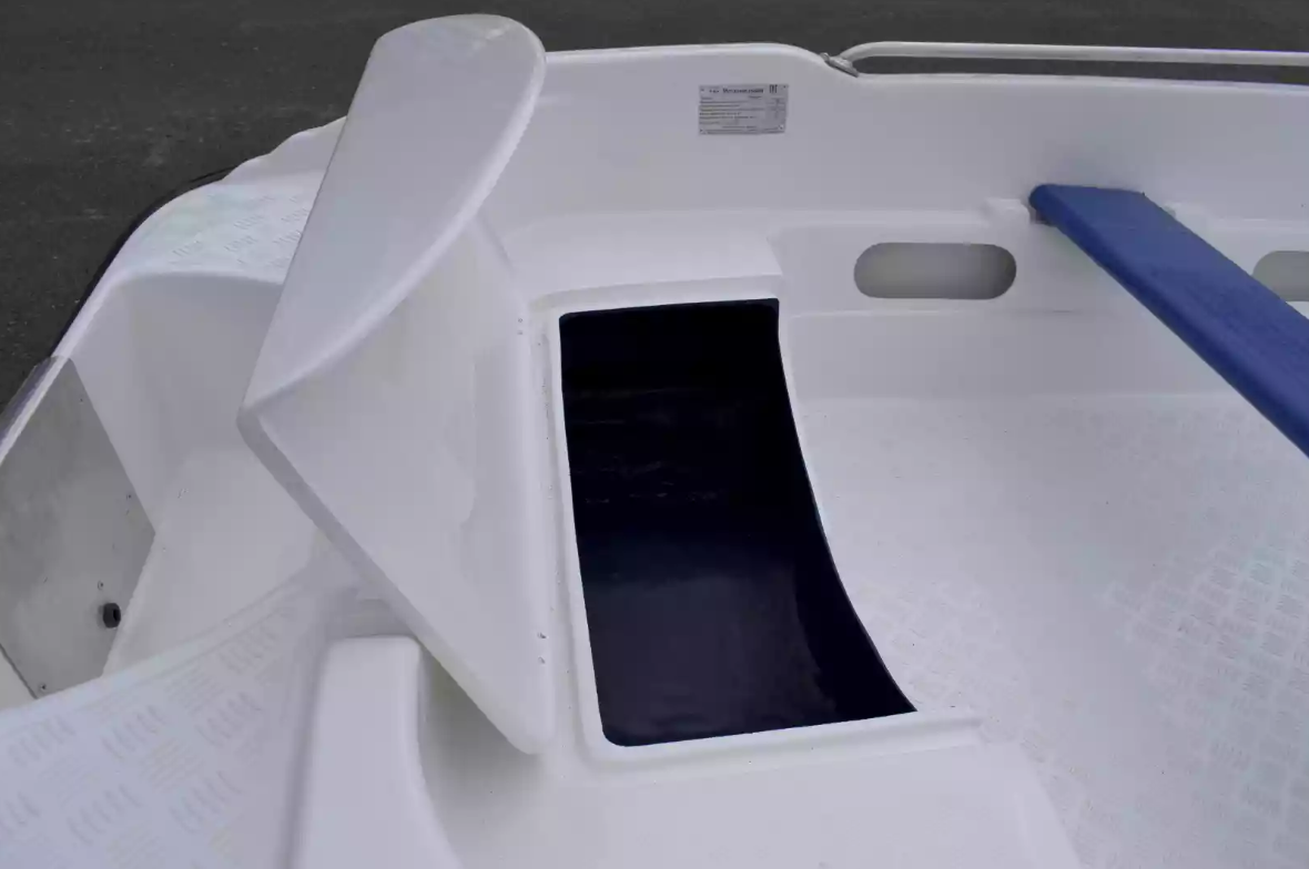 Стеклопластиковая лодка Пингвин New (тримаран) в Бийске