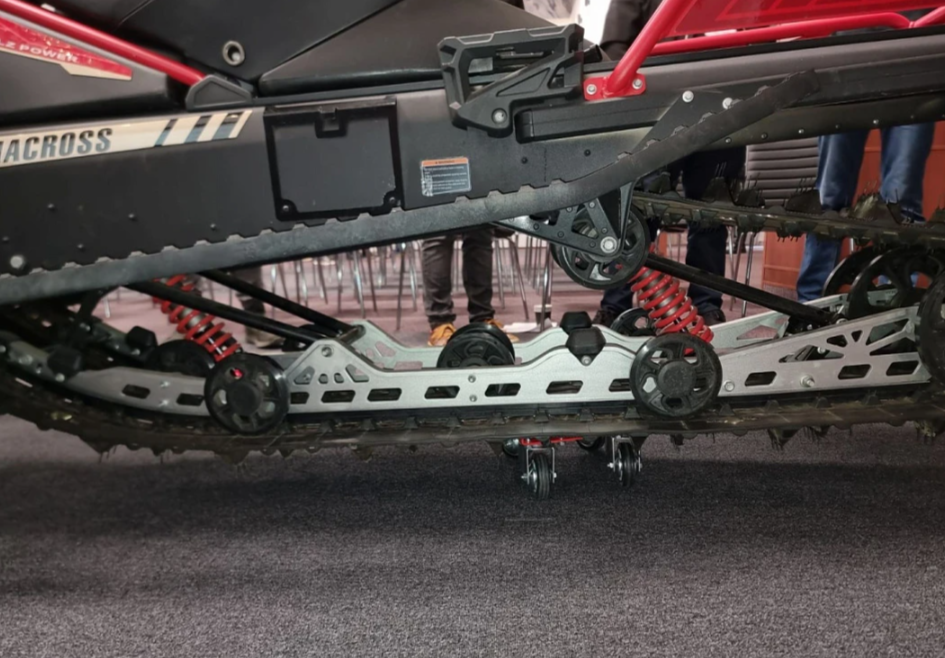 Снегоход AODES Siberiacross 1000 SWT 600mm LCD 6.8 в Бийске