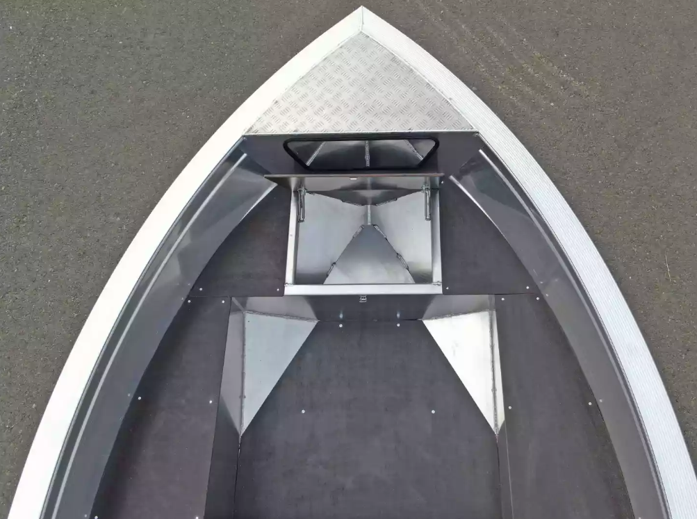 Алюминиевая лодка  Неман-420 в Бийске