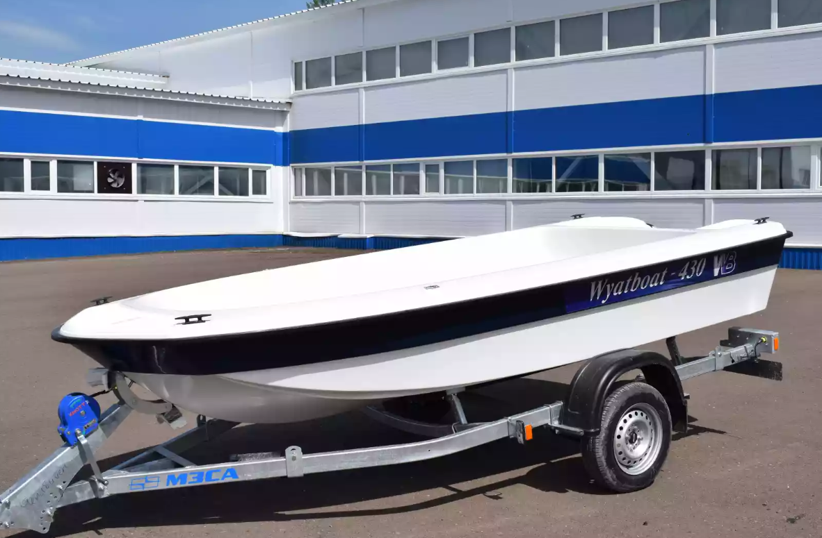 Стеклопластиковая лодка Wyatboat 430 тримаран в Бийске
