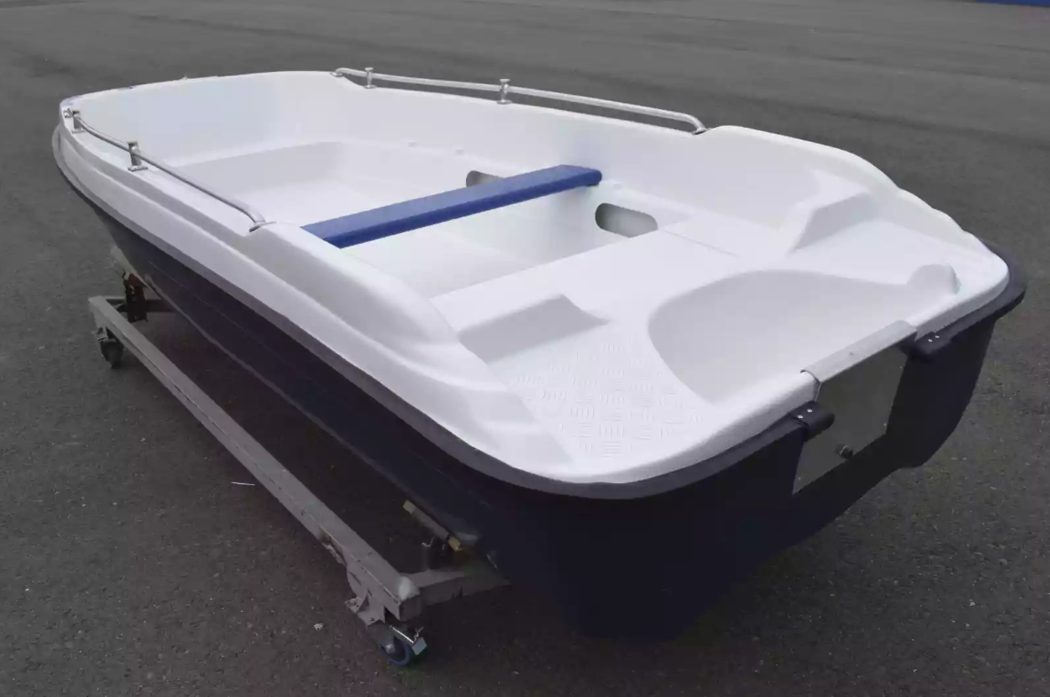 Стеклопластиковая лодка Пингвин New (тримаран) в Бийске