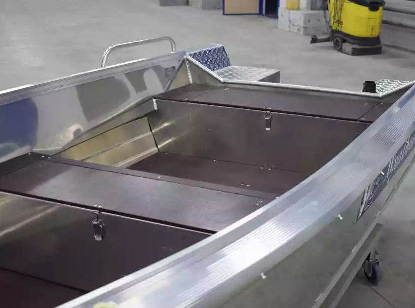 Алюминиевая лодка  Wyatboat-430 Р в Бийске