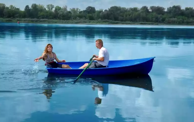 Стеклопластиковая лодка Дельфин в Бийске