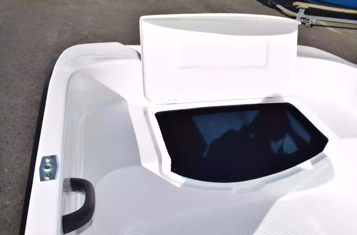 Стеклопластиковая лодка Пингвин (тримаран) в Бийске