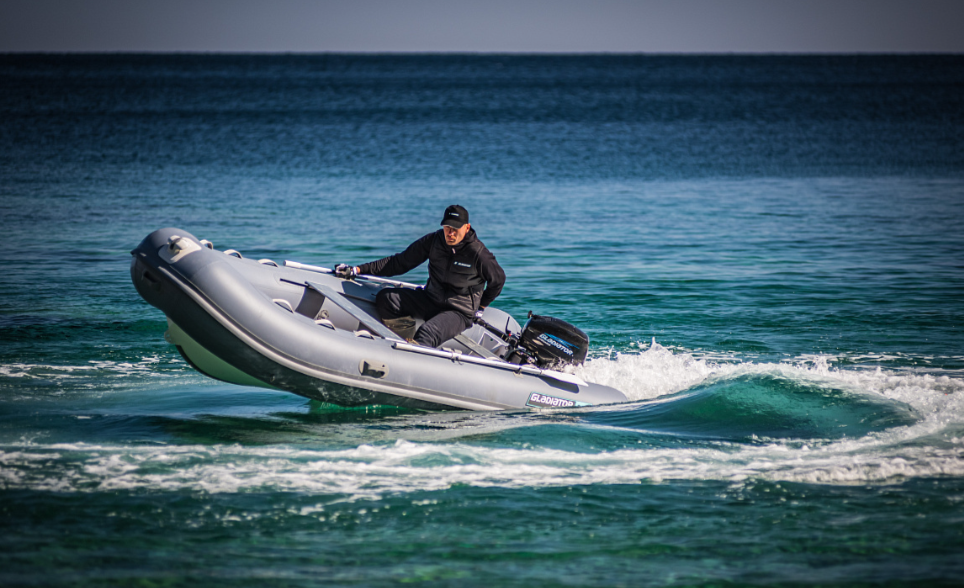 Лодка GLADIATOR RIB380AL в Бийске