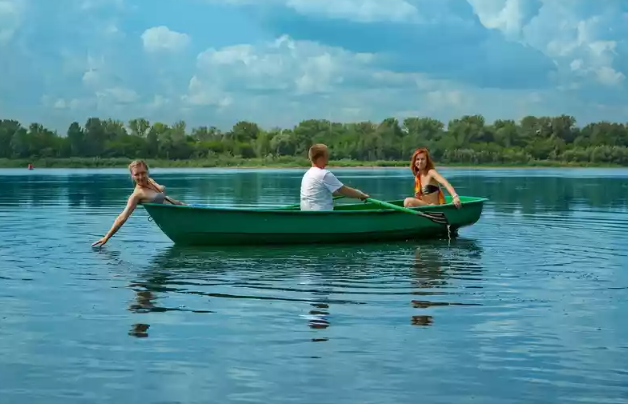 Стеклопластиковая Лодка Голавль в Бийске