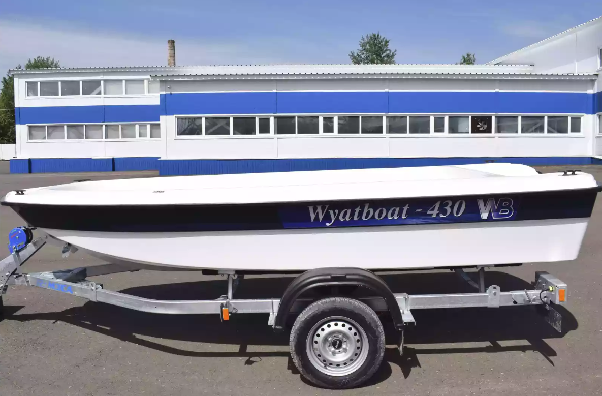 Стеклопластиковая лодка Wyatboat 430 тримаран в Бийске