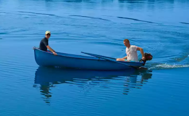 Стеклопластиковая лодка Омуль в Бийске