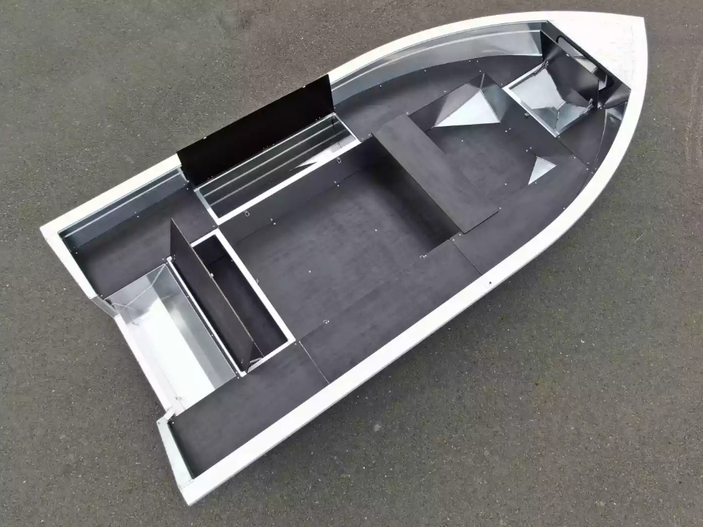 Алюминиевая лодка  Неман-420 в Бийске