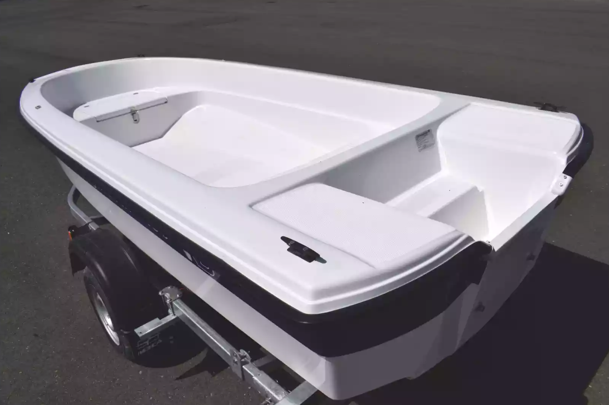 Стеклопластиковая лодка Wyatboat 430 тримаран в Бийске