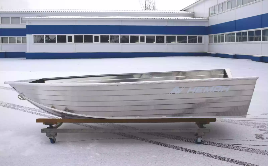 Алюминиевая лодка Неман-400 в Бийске