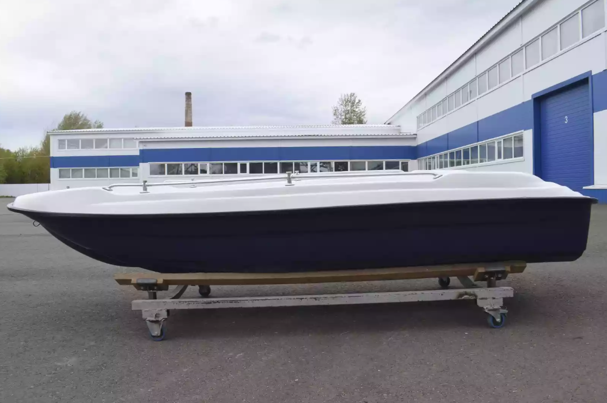 Стеклопластиковая лодка Пингвин New (тримаран) в Бийске