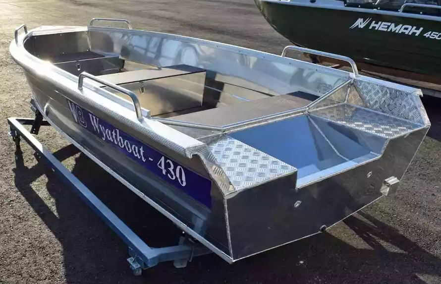 Алюминиевая лодка  Wyatboat-430 Р в Бийске