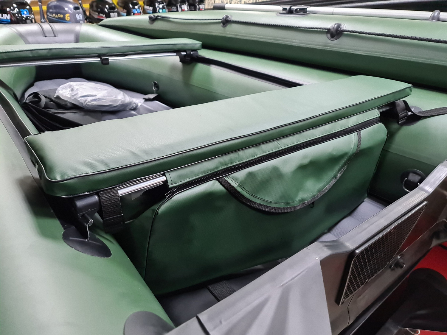 КОМПЛЕКТ МЯГКИХ НАКЛАДОК С СУМКОЙ ДЛЯ ЛОДОК 90Х20 ЗЕЛЕНЫЙ в Бийске