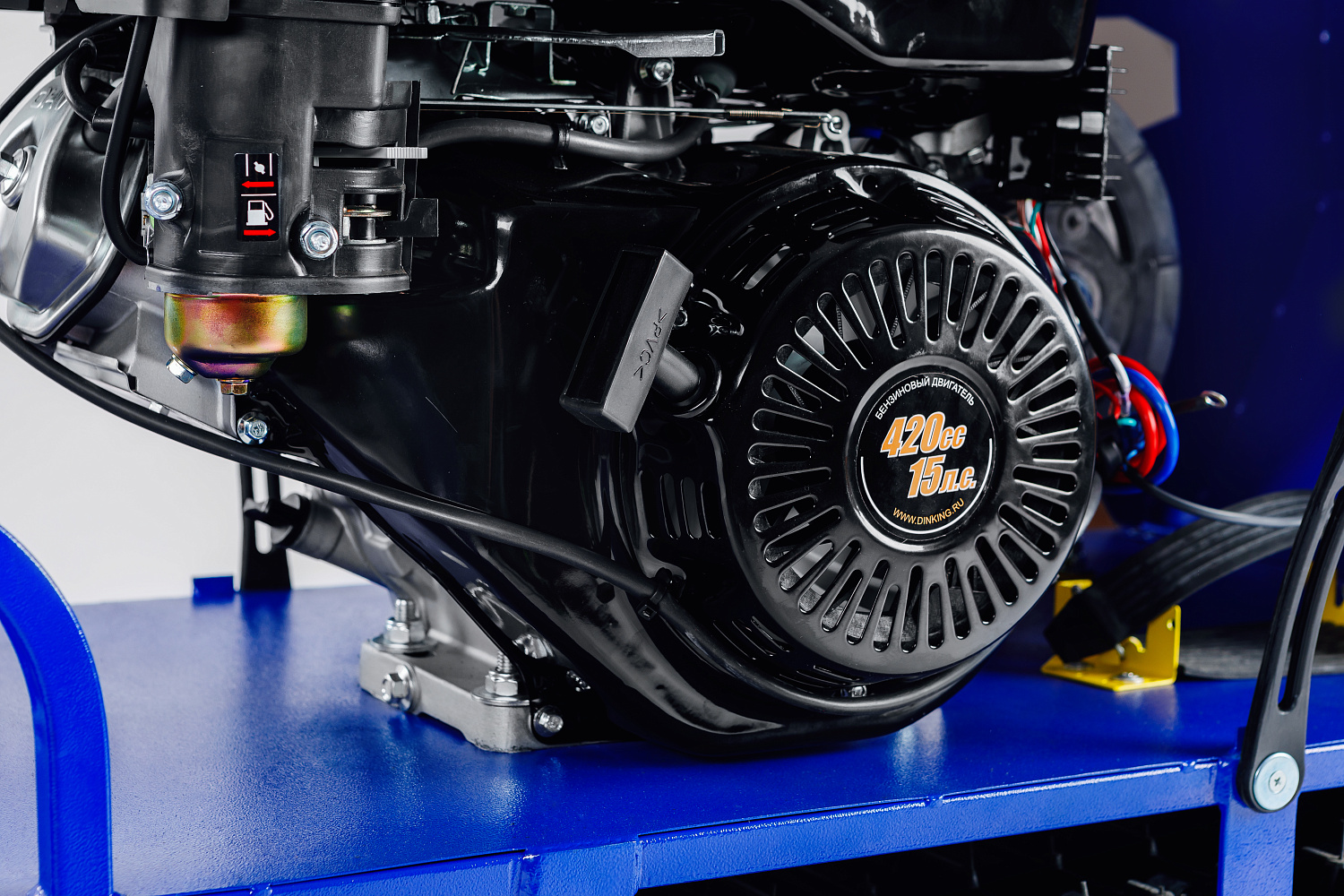 Мотобуксировщик SNOW DOG 17 с эл. запуском (DINKING) в Бийске