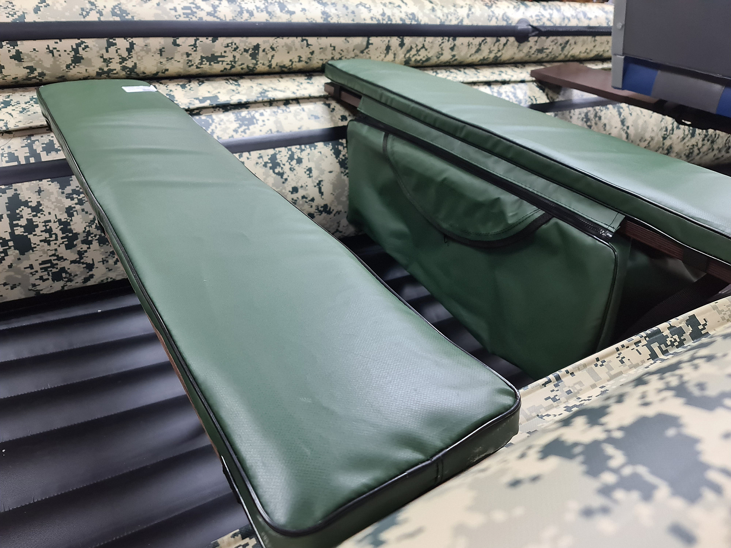 КОМПЛЕКТ МЯГКИХ НАКЛАДОК С СУМКОЙ ДЛЯ ЛОДОК 80Х20 ЗЕЛЕНЫЙ в Бийске